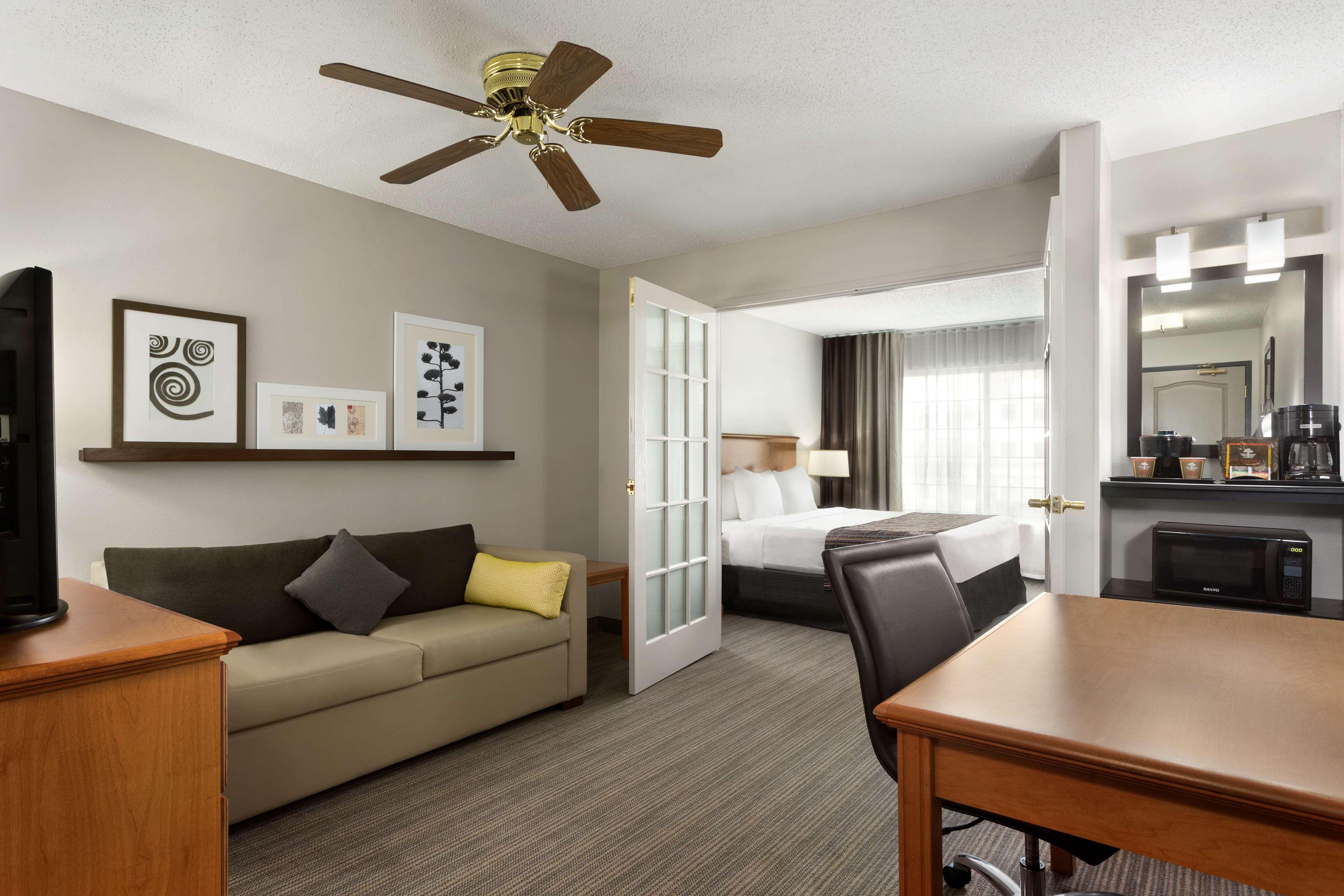 Country Inn & Suites By Radisson, Columbus Airport, Oh Buitenkant foto