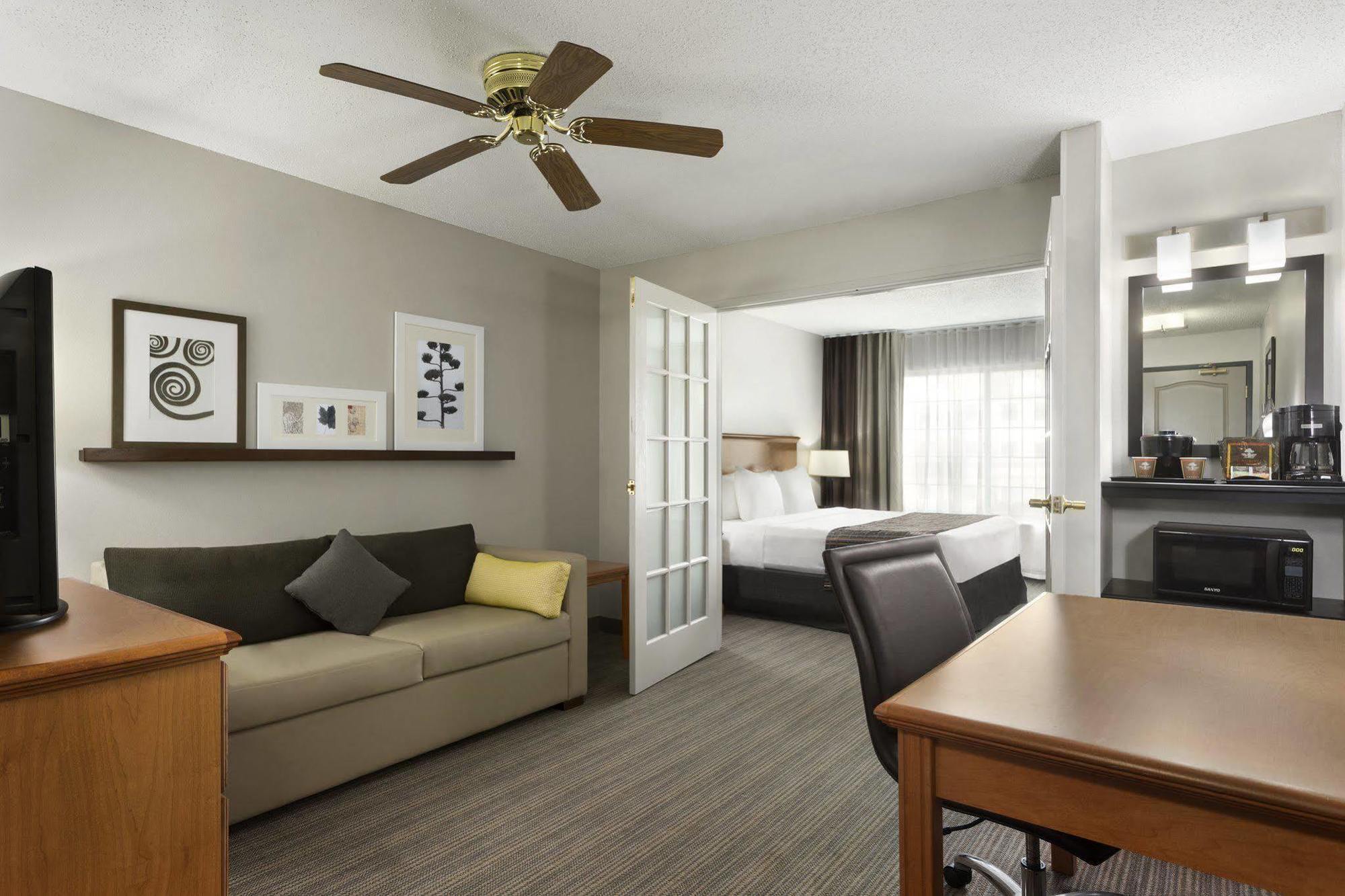 Country Inn & Suites By Radisson, Columbus Airport, Oh Buitenkant foto